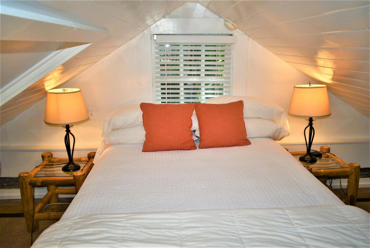Standard Cottage C at Simonton Court Historic Inn & Cottages