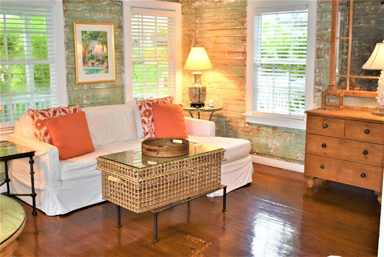 Deluxe Cottage E at Simonton Court Historic Inn & Cottages