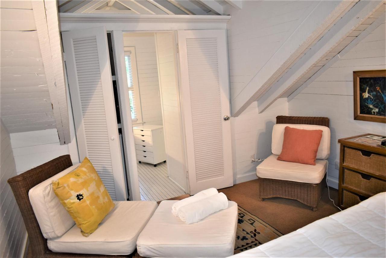 King Room D at Simonton Court Historic Inn & Cottages