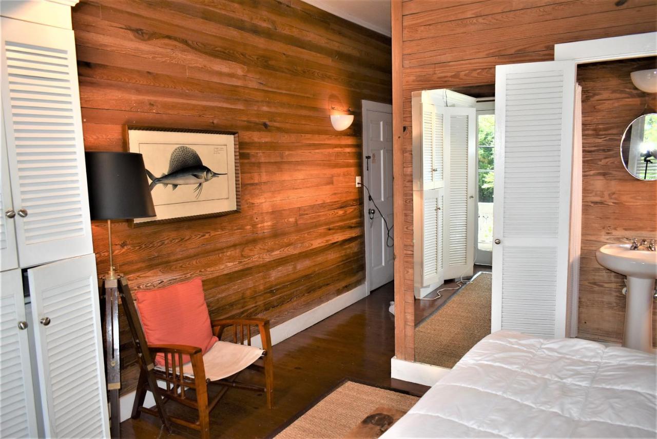 King Room B at Simonton Court Historic Inn & Cottages