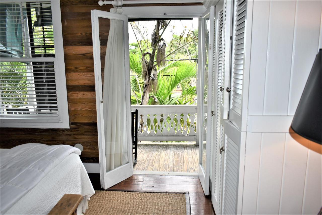 King Room B at Simonton Court Historic Inn & Cottages