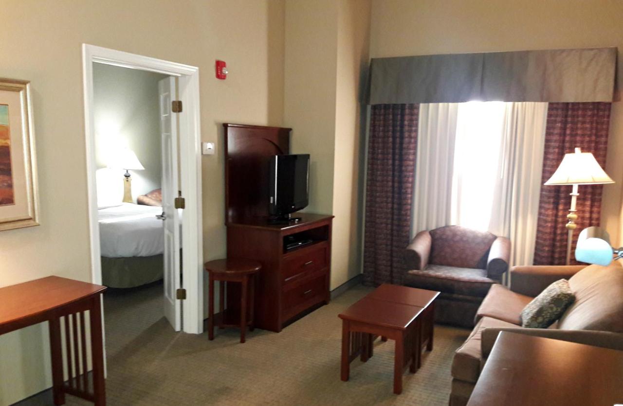 Deluxe Suite at WeStay Suites - Covington Mandeville