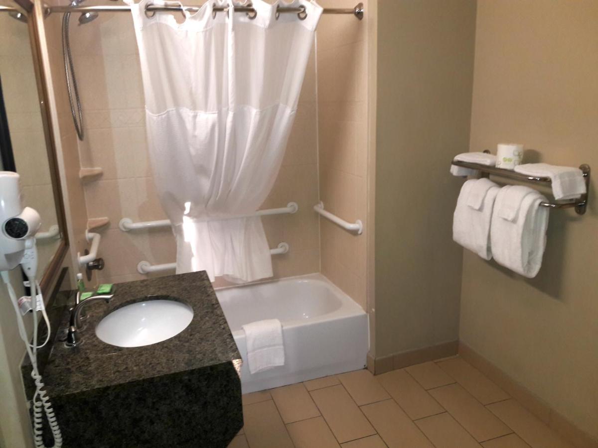 Queen Studio at WeStay Suites - Covington Mandeville