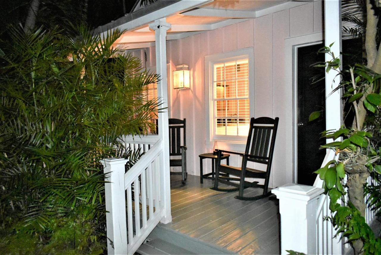 Deluxe Cottage B at Simonton Court Historic Inn & Cottages