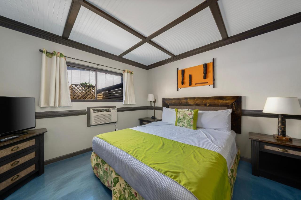 King Suite at Caliente Tropics Hotel