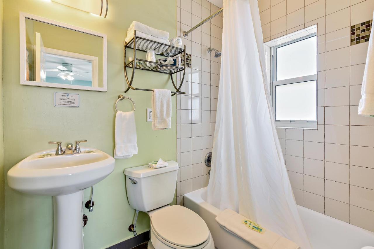 One-Bedroom Suite at Hollywood Beachside Boutique Suites