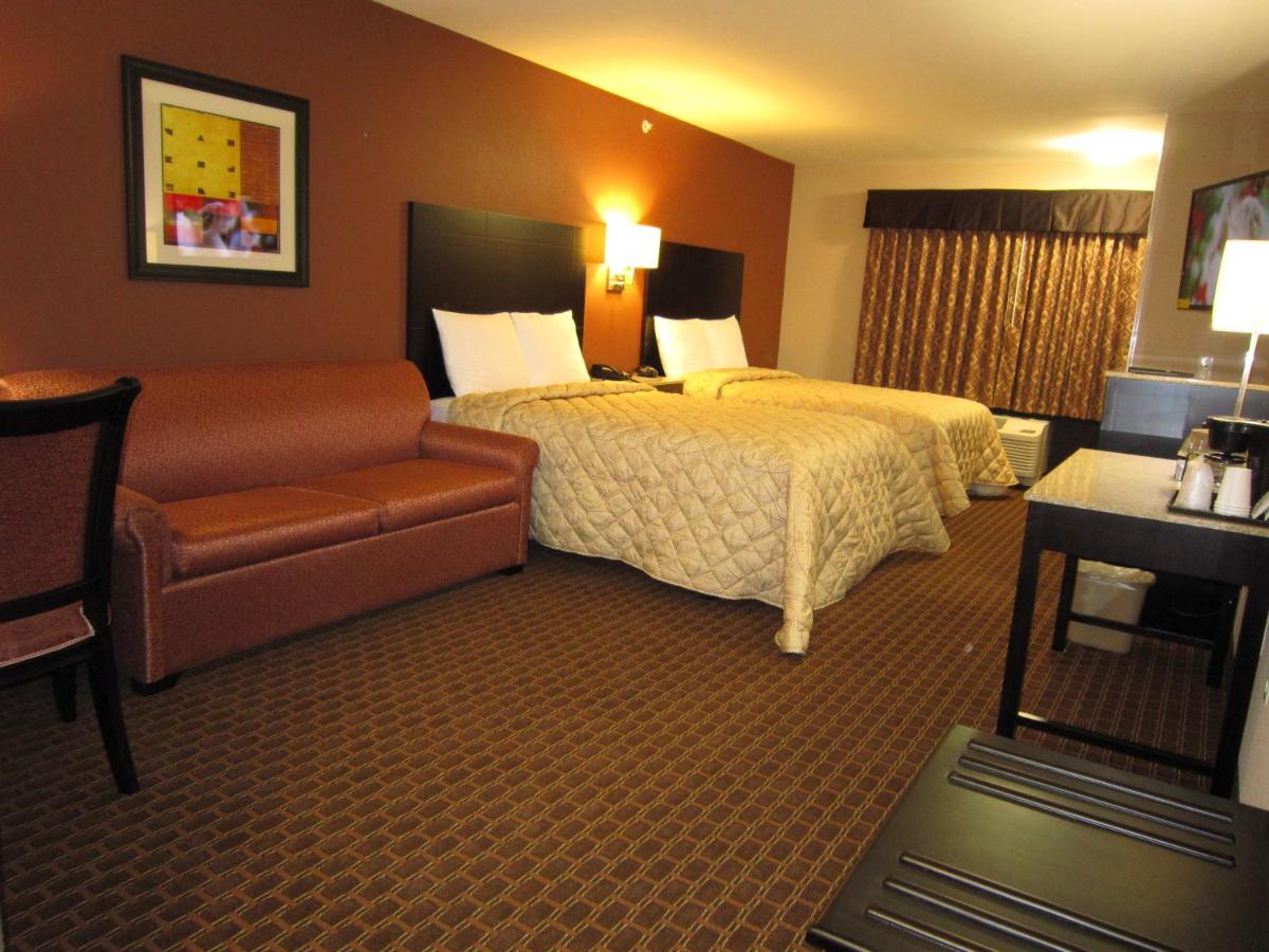 Double Room with Two Double Beds at Red Carpet Inn And Suites Monmouth Jtc