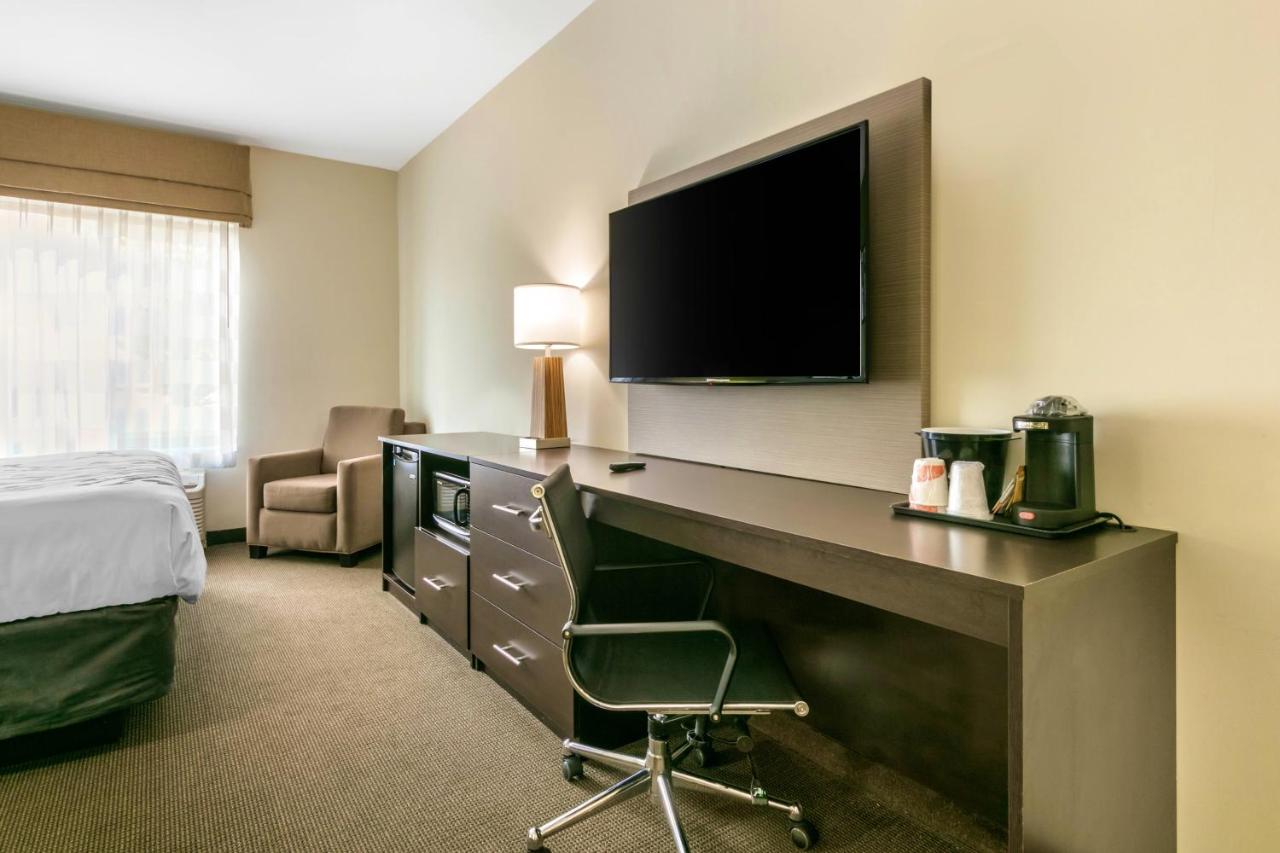 King Suite with Sofa Bed - Non-Smoking at Sleep Inn & Suites Columbia I-65