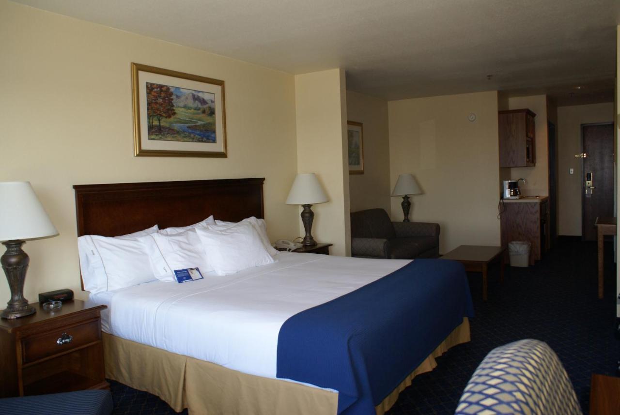 Room Selected at Check-In at Holiday Inn Express Hotel & Suites Mountain Home by IHG