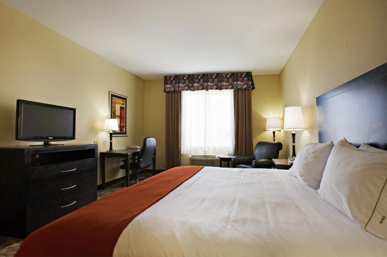  | Holiday Inn Express &Suites Snyder