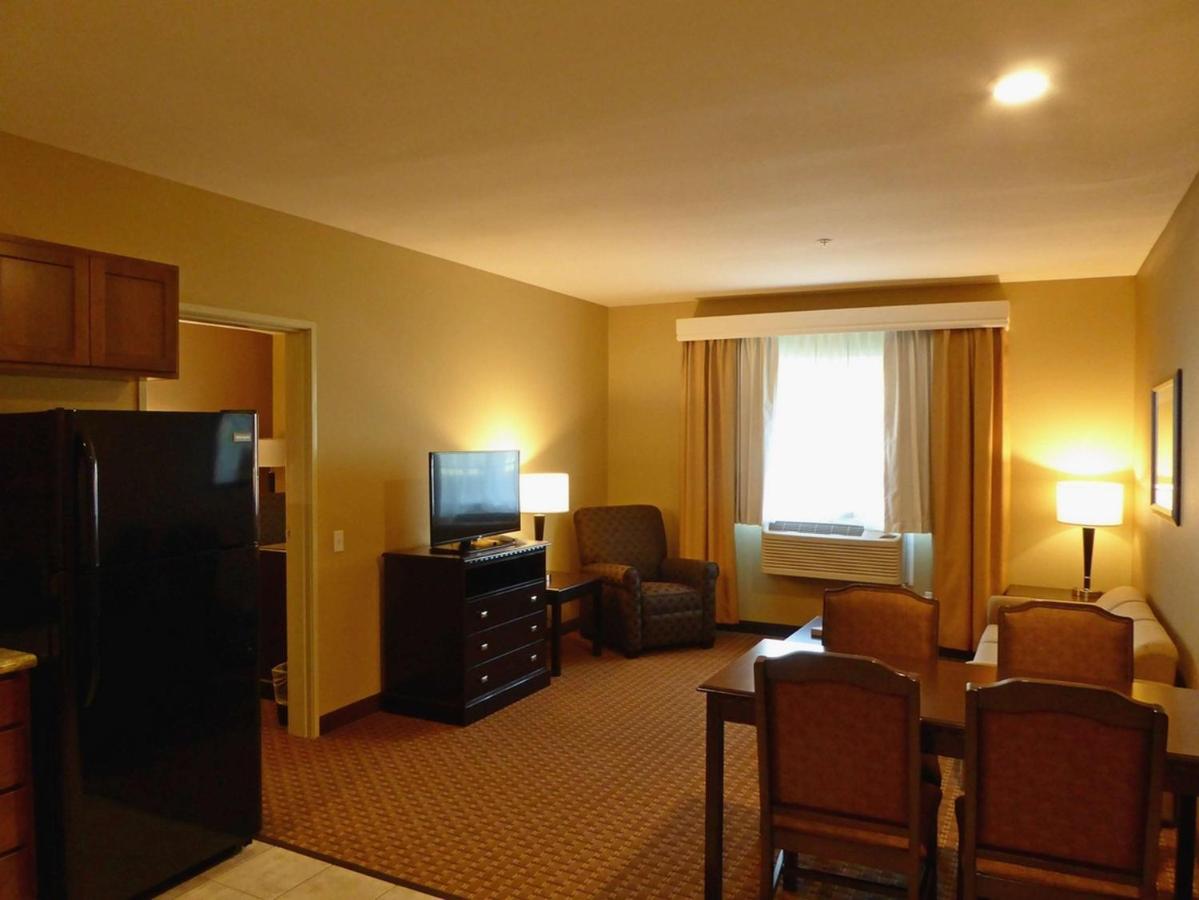 Queen Suite with Two Queen Beds at Best Western Plus Vintage Valley Inn