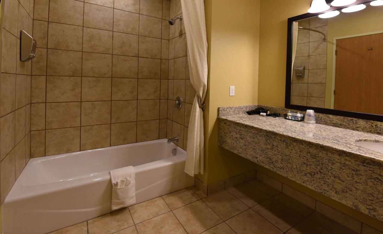 King Suite at Best Western Plus Vintage Valley Inn