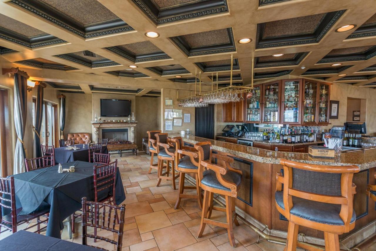 | Ocean Lodge