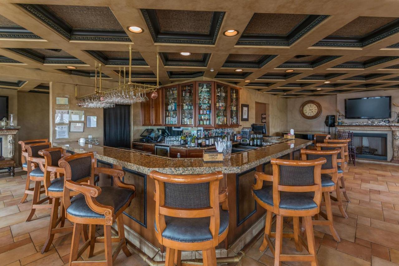 | Ocean Lodge