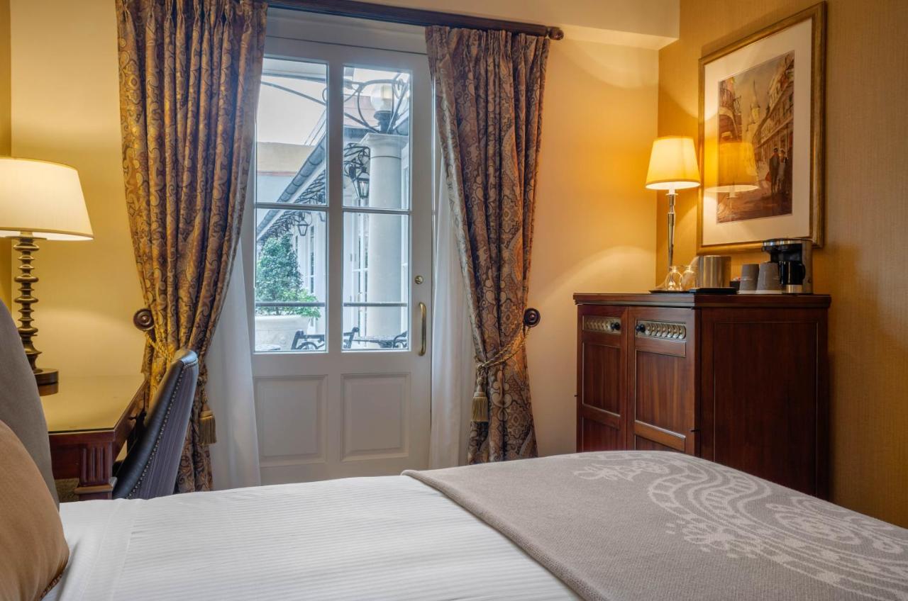 Queen Room - Courtyard View at Omni Royal Orleans Hotel