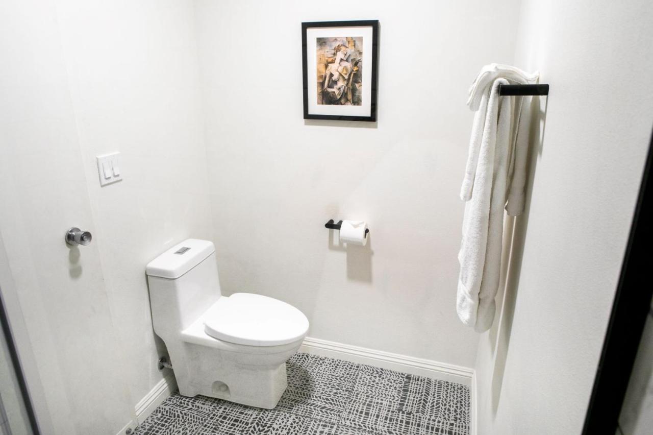Superior King Suite at Vinland Hotel and Lounge