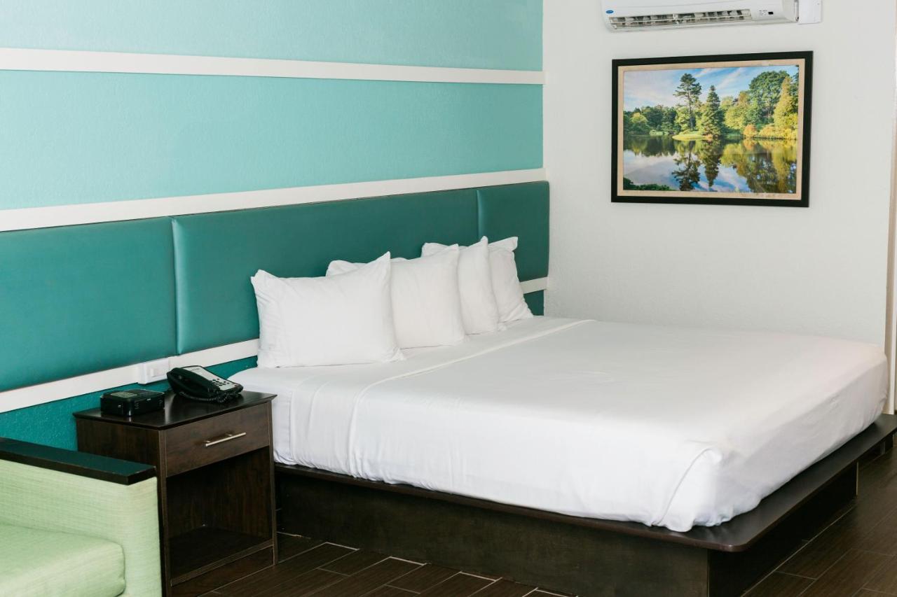 King Room with Sofa Bed - Non-Smoking at The Flagler Inn