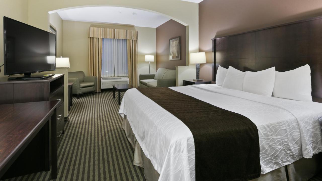 King Suite with Walk-in Shower - Disability Access at Best Western Plus Port of Camas - Washougal Convention Center