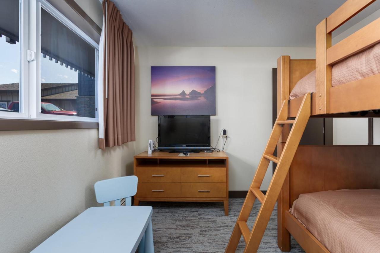 The Coho Oceanfront Lodge