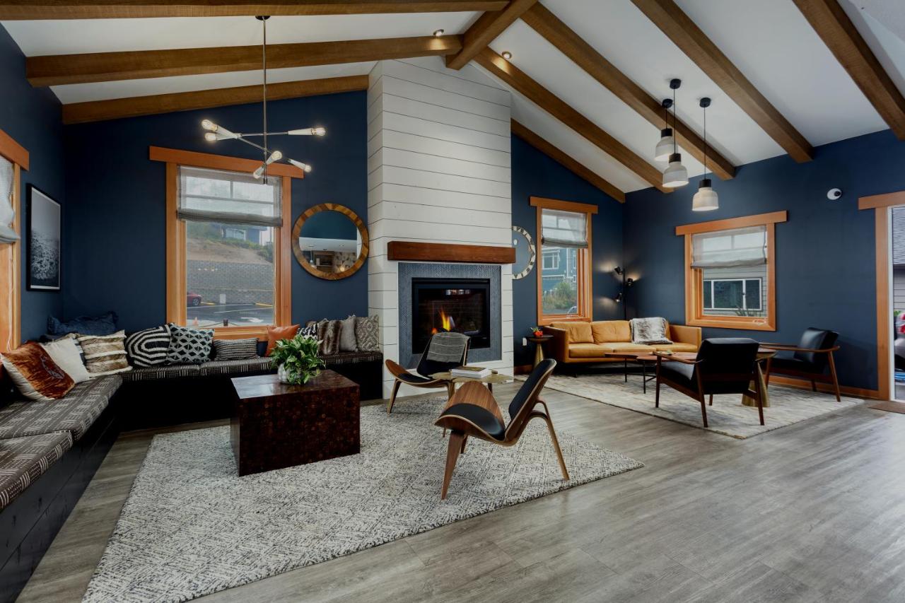 | The Coho Oceanfront Lodge