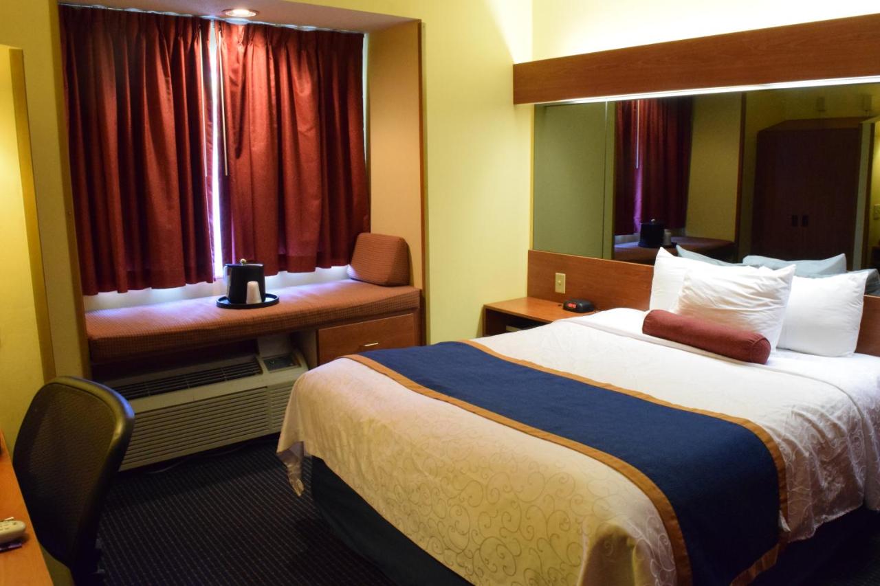 Queen Room at Inn at the Finger Lakes