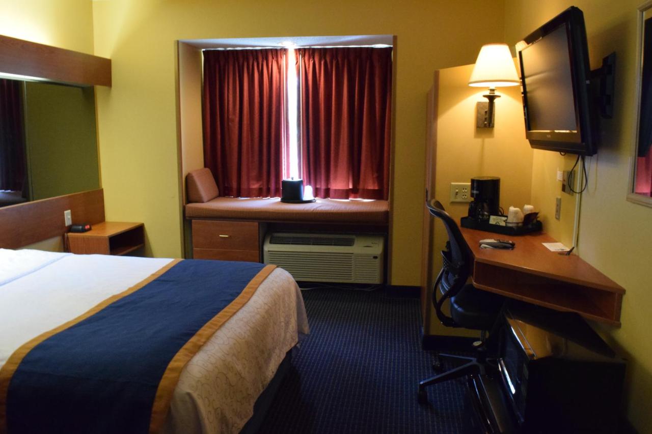 Queen Room at Inn at the Finger Lakes