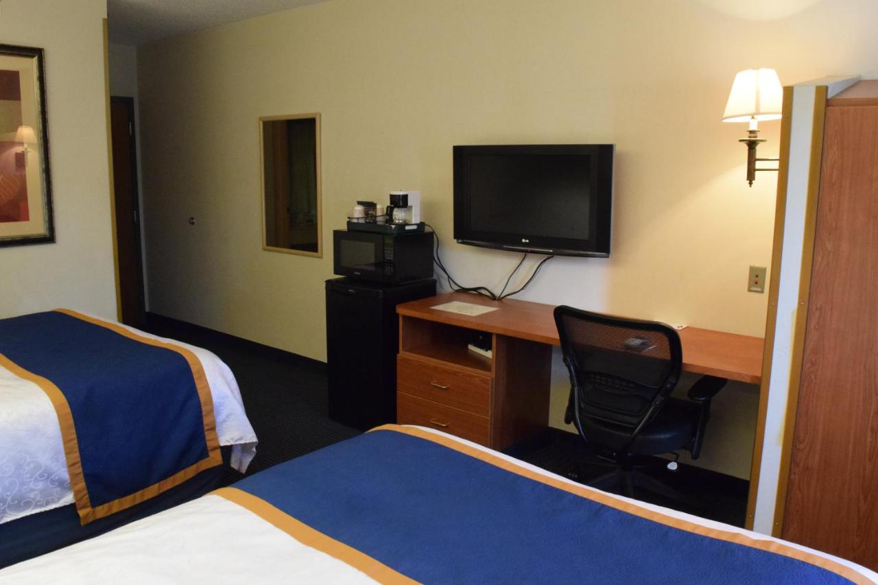 Queen Room with Two Queen Beds at Inn at the Finger Lakes