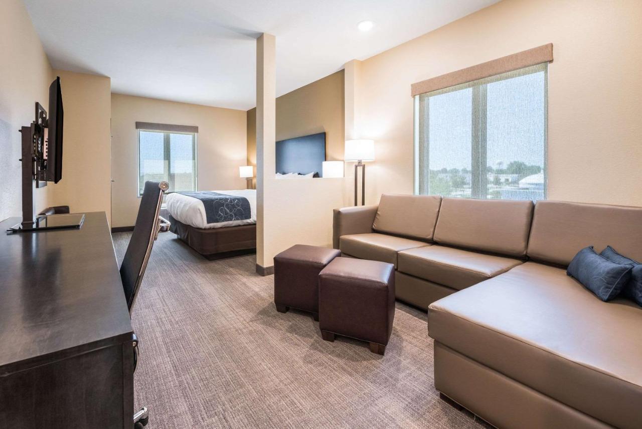 King Suite with Balcony and Sofa Bed - Non-Smoking at Comfort Suites Marysville Columbus - Northwest