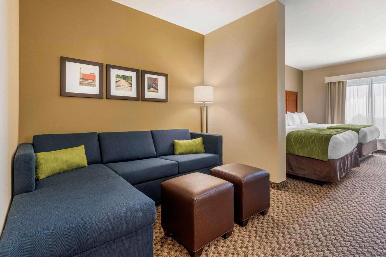 Queen Suite with Two Queen Beds - Non-Smoking at Comfort Inn & Suites Hadley - Amherst