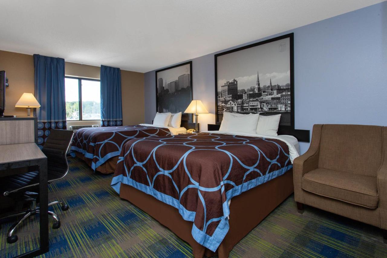 Queen Room with Two Queen Beds - Non-Smoking at Super 8 by Wyndham Cromwell/Middletown