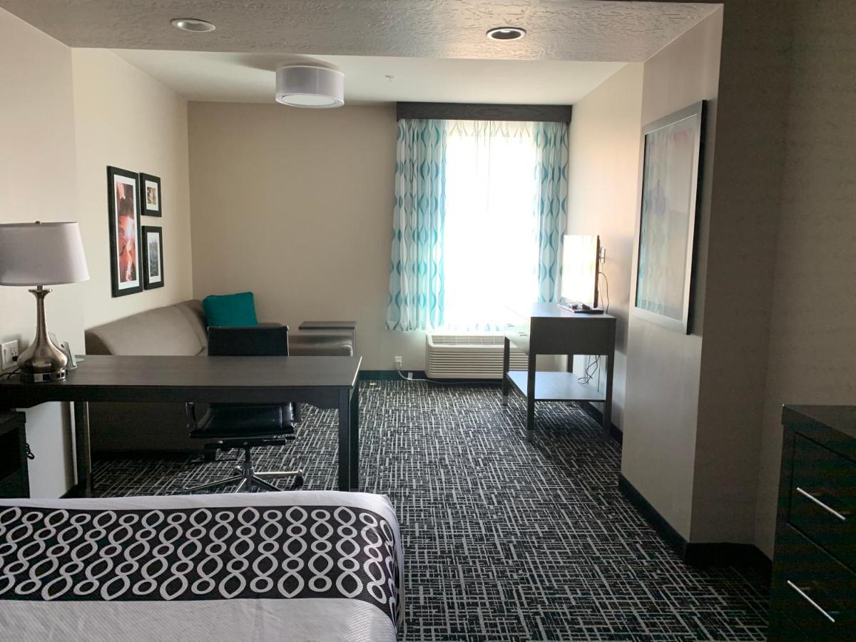 1 King Bed, Studio Suite, Mountain View, Non-Smoking at La Quinta Inn & Suites by Wyndham La Verkin-Gateway to Zion