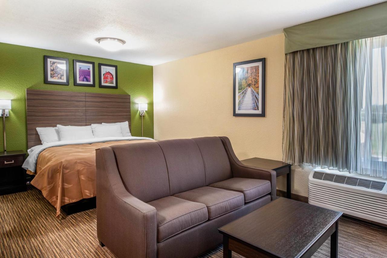 King Suite with Jacuzzi - Non-Smoking at Quality Inn & Suites