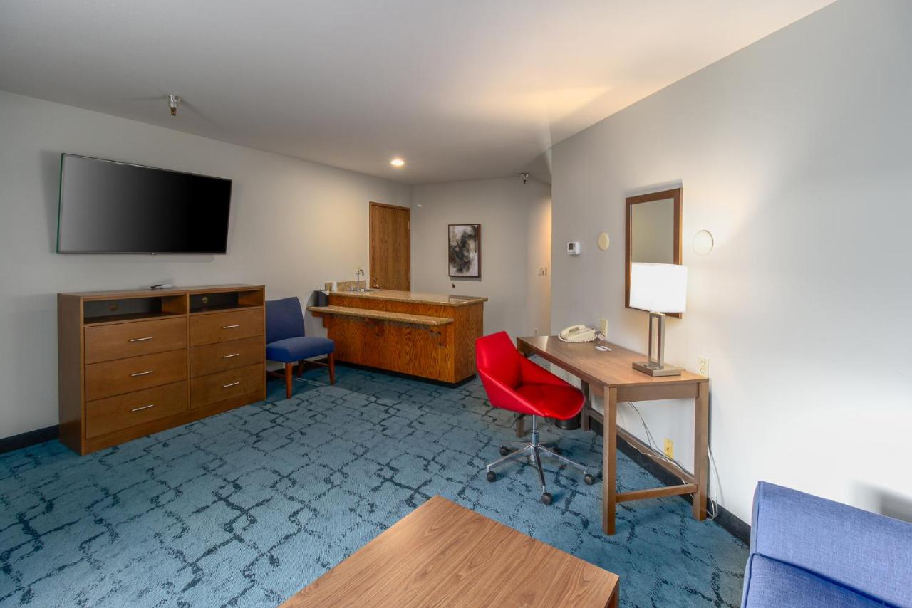 King Studio at Red Lion Hotel Templin's on the River