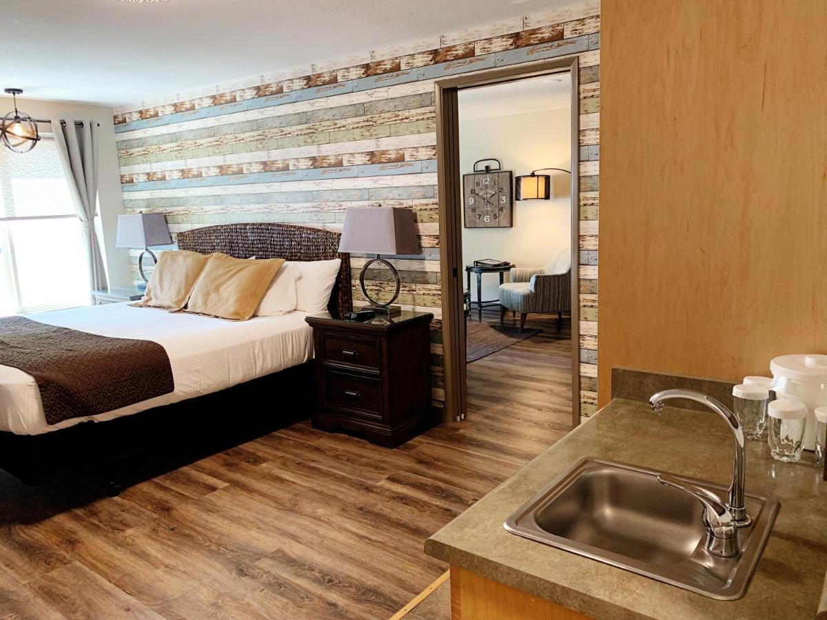 Suite at Stratford Inn