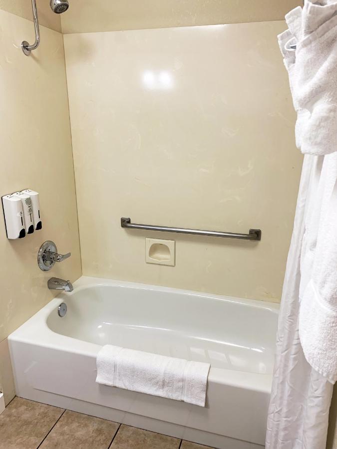 Executive King Room at Stratford Inn