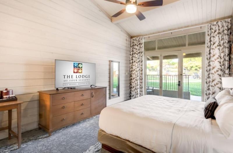 King Room with Garden View at Lodge Of Four Seasons Golf Resort, Marina & Spa