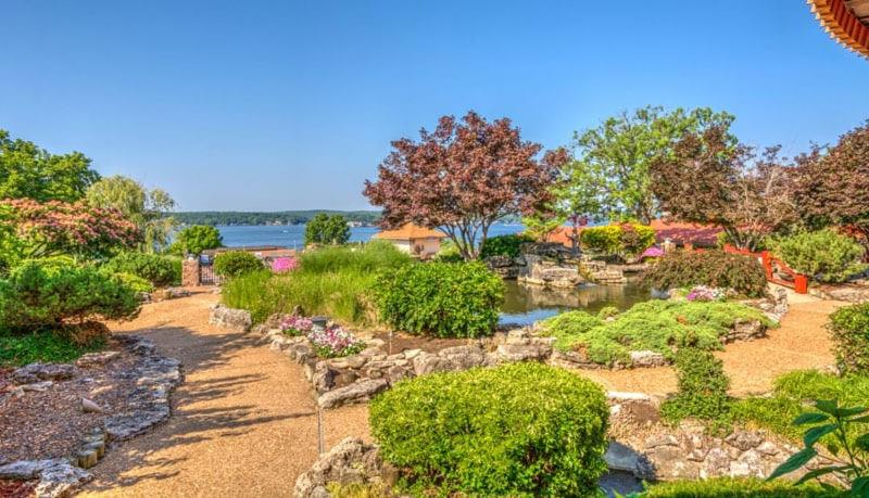 King Room with Garden View at Lodge Of Four Seasons Golf Resort, Marina & Spa