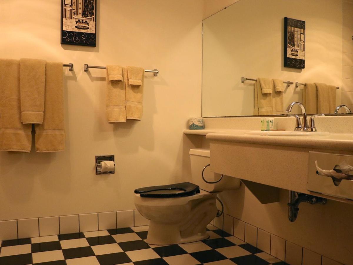 | The Ennis Inn and Pub
