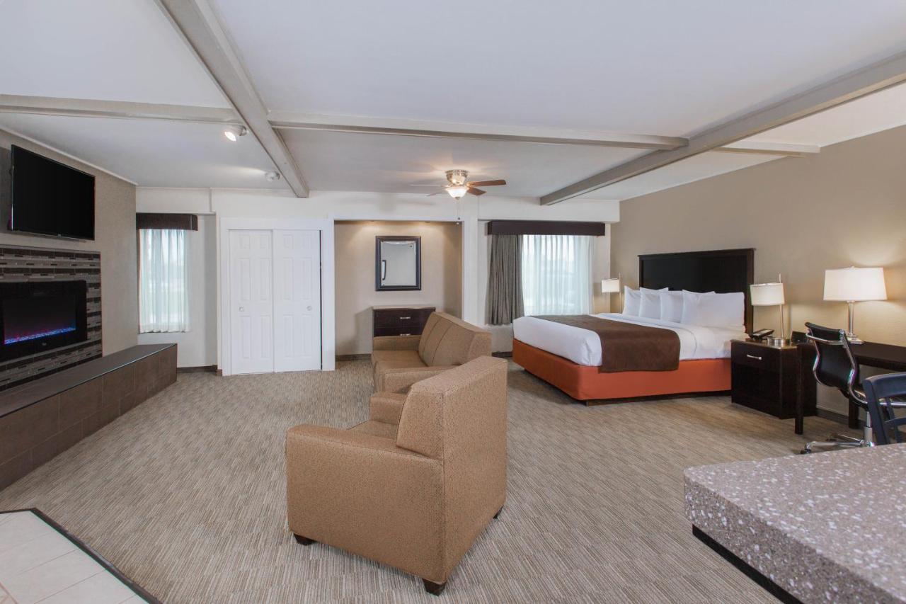 Deluxe Studio King Suite - Non-Smoking at AmericInn by Wyndham Janesville