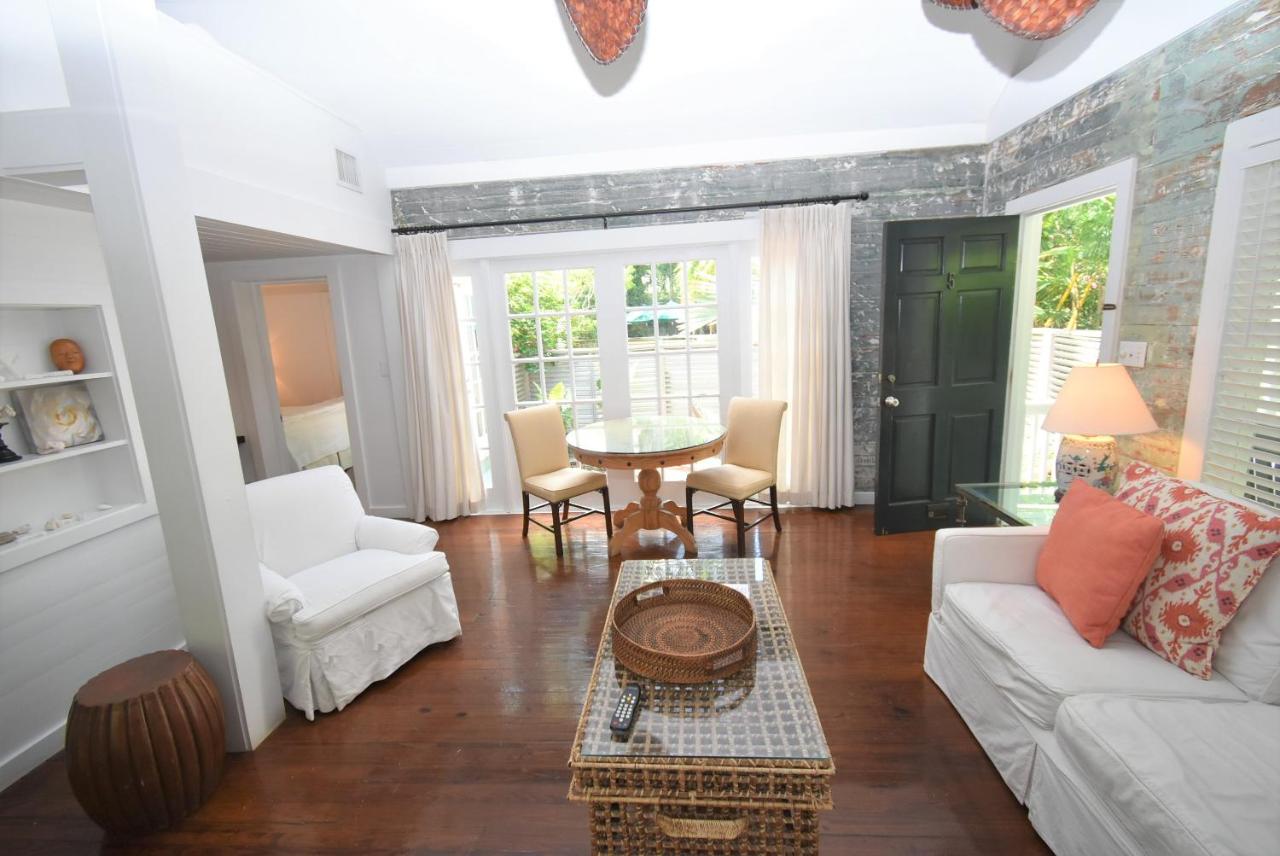 Deluxe Cottage E at Simonton Court Historic Inn & Cottages