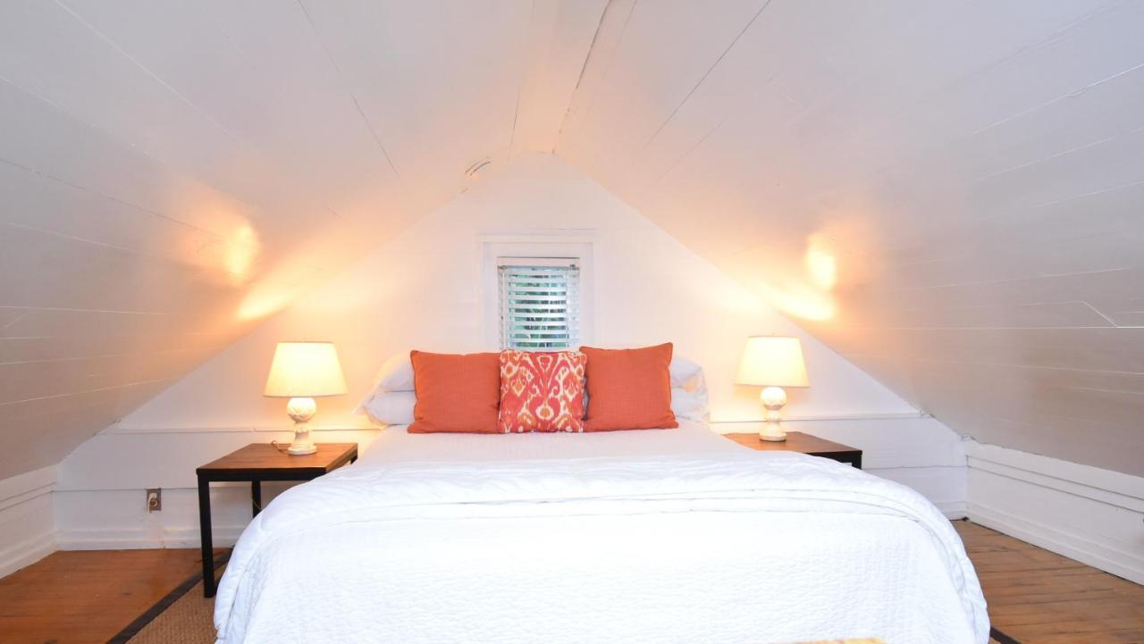 Standard Cottage A at Simonton Court Historic Inn & Cottages