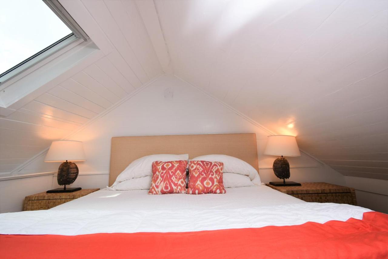 Deluxe Cottage D at Simonton Court Historic Inn & Cottages