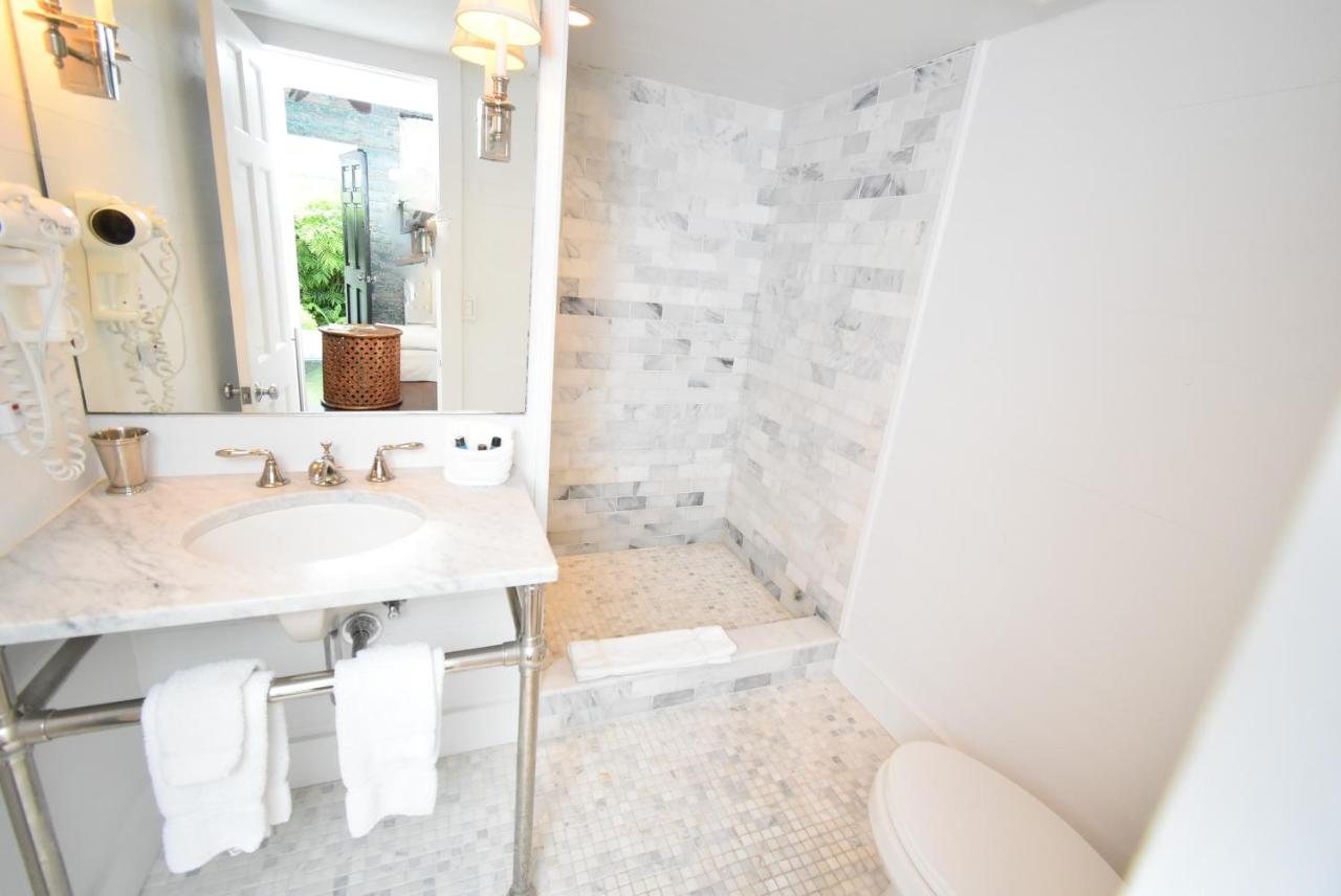 Deluxe Cottage D at Simonton Court Historic Inn & Cottages