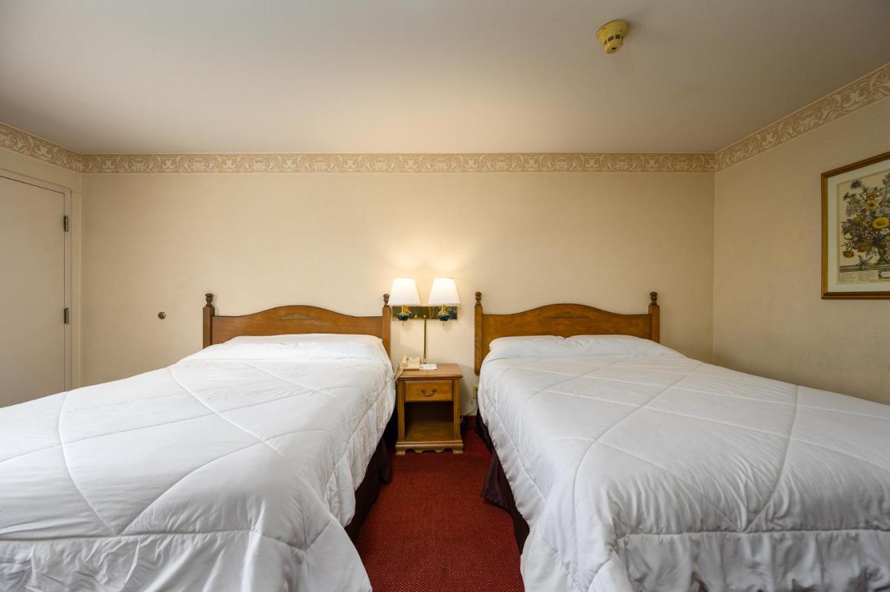 Queen Room with Two Queen Beds at Three Rivers Inn