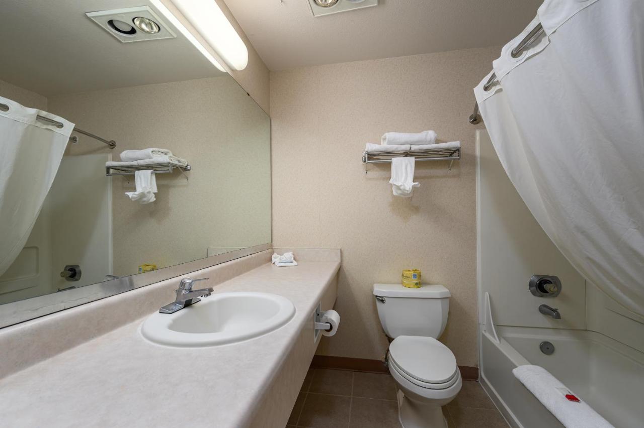 King Room at Three Rivers Inn