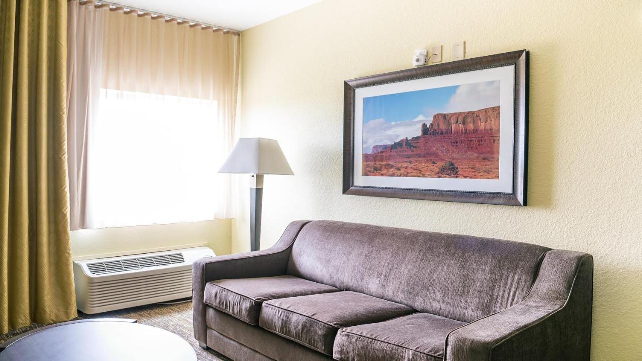 King Room - Hearing Access - Non-Smoking at Candlewood Suites Bay City, an IHG Hotel