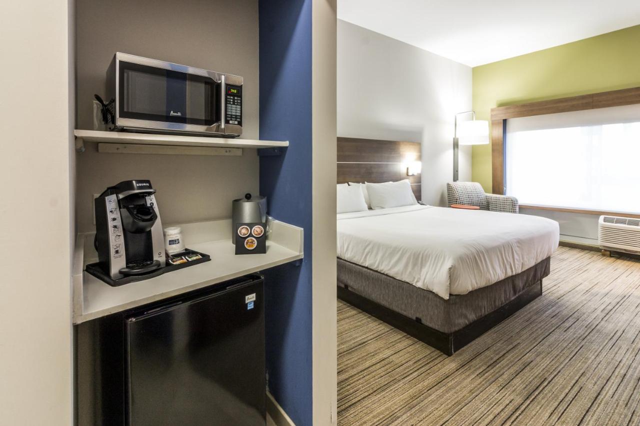 Suite - Hearing Accessible - Non-Smoking at Holiday Inn Express Villa Rica by IHG