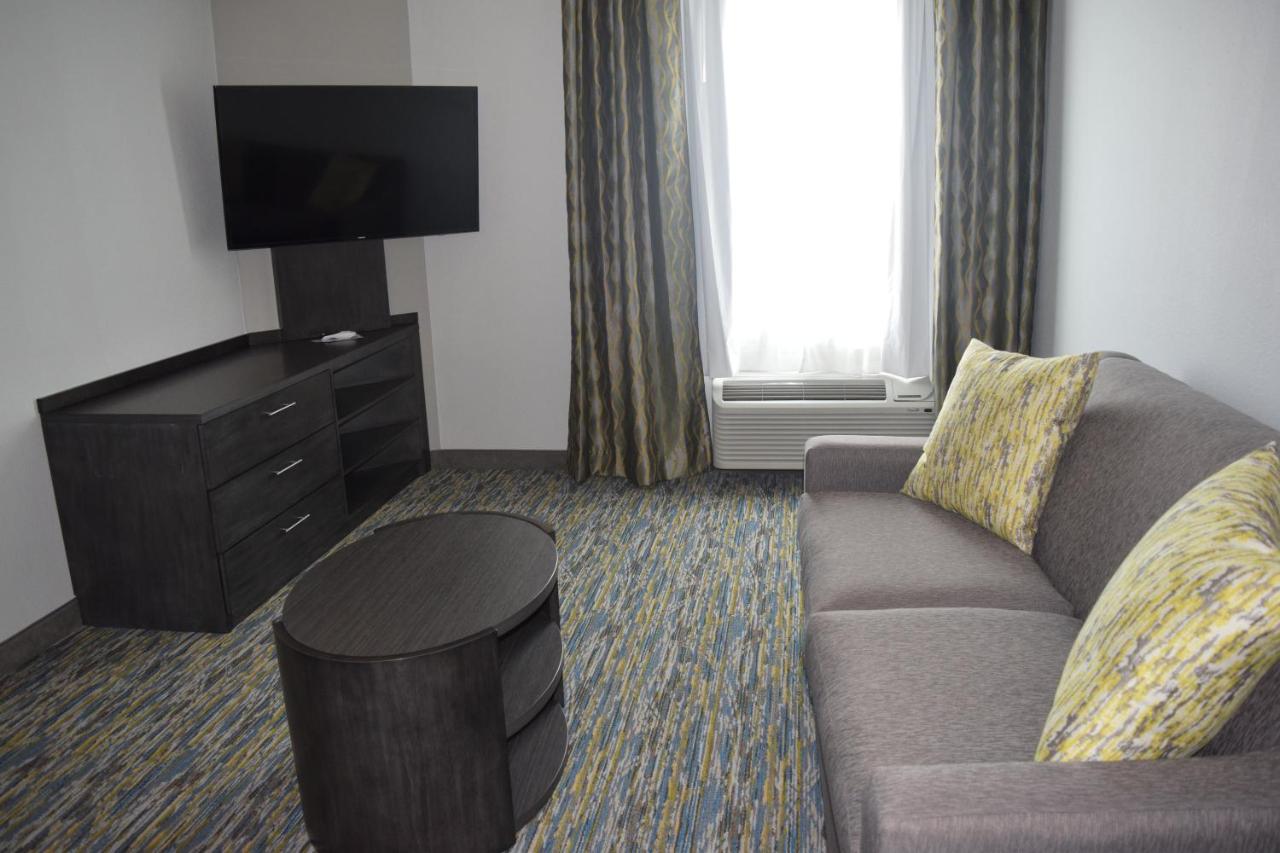 King Room - Hearing Access - Non-Smoking at Candlewood Suites Nashville - Metro Center, an IHG Hotel