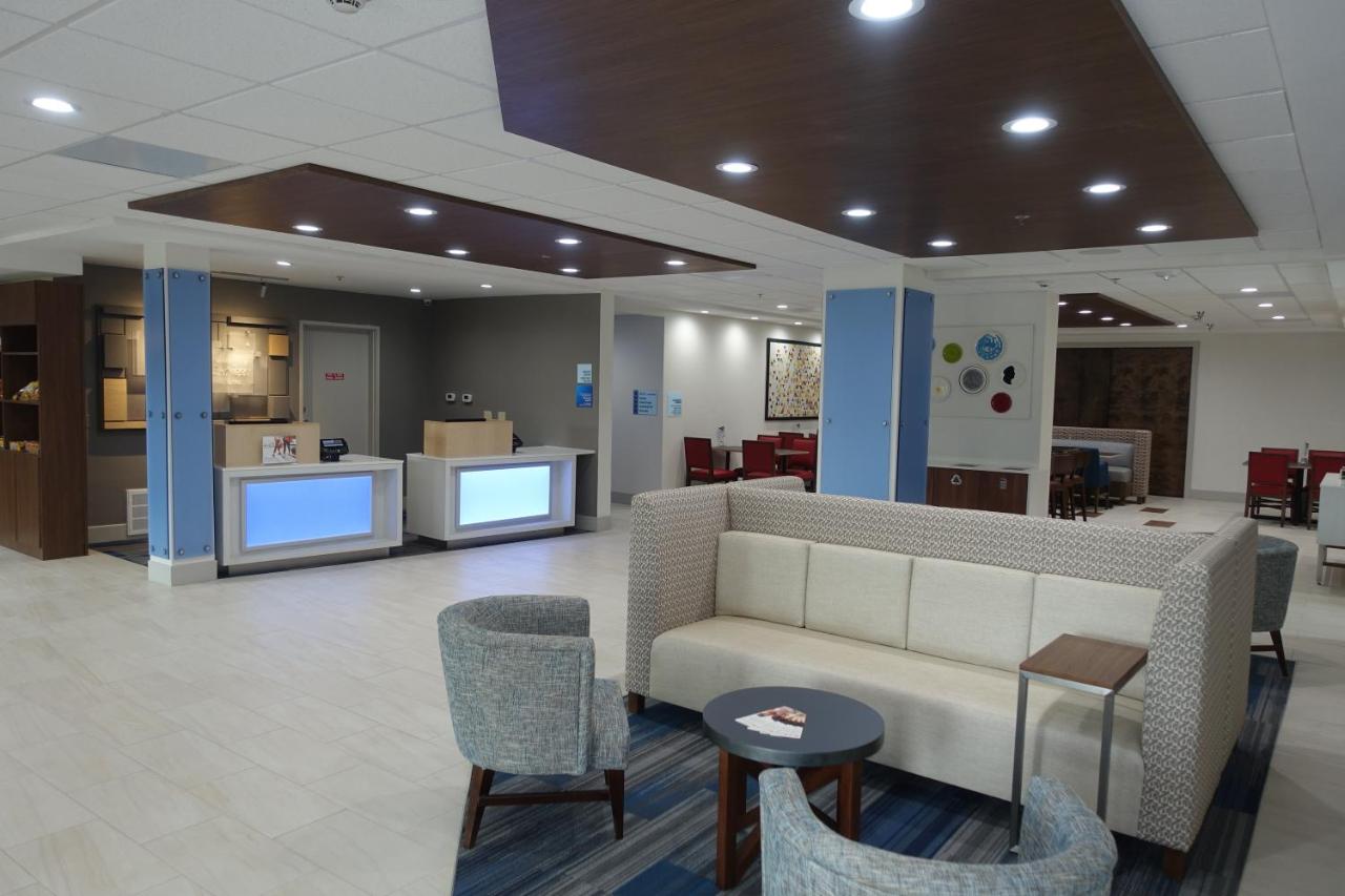  | Holiday Inn Express & Suites Brentwood