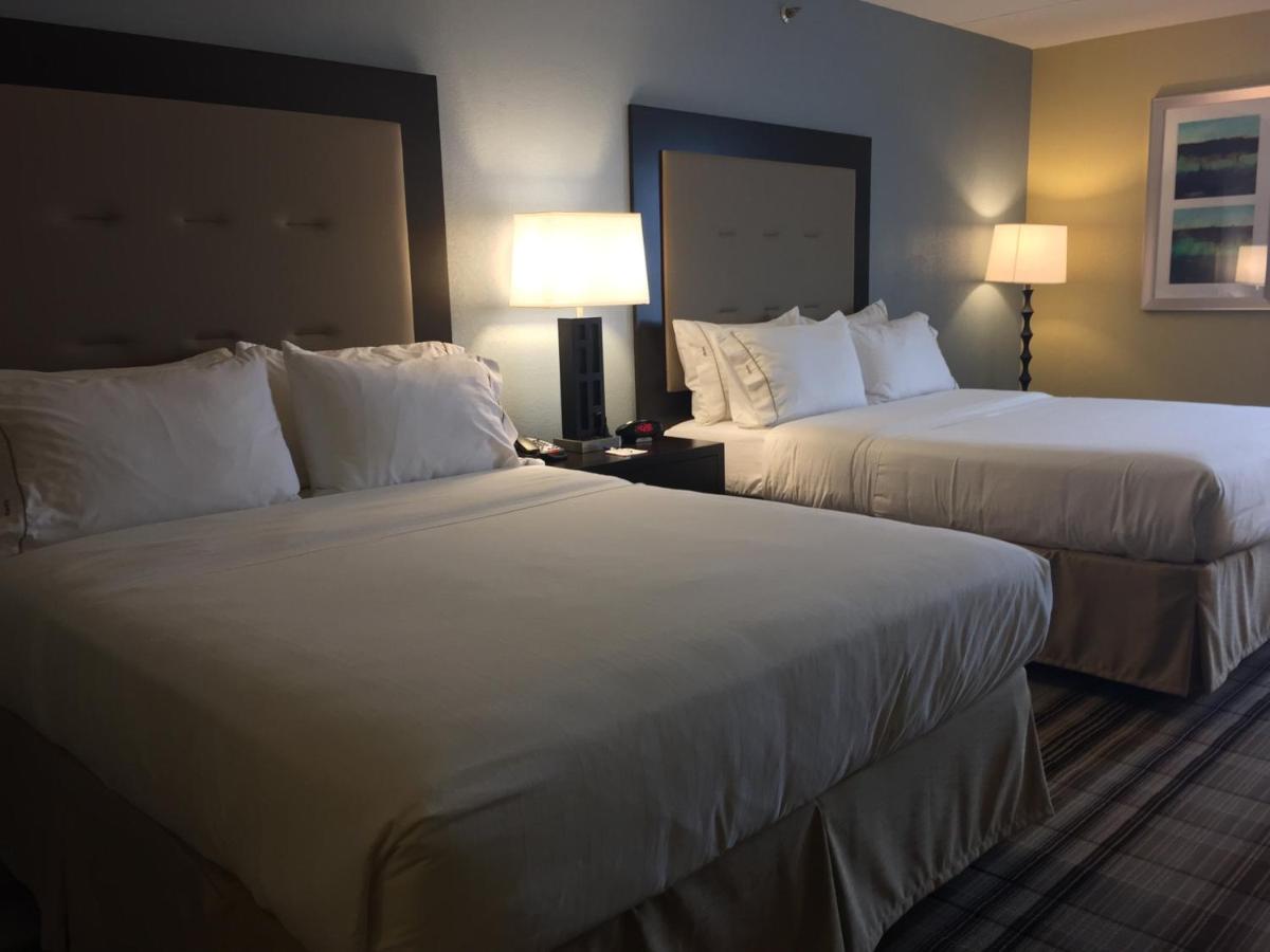 Queen Room with Two Queen Beds - Disability Access Hearing Accessible at Holiday Inn Express Chicago NW - Arlington Heights by IHG